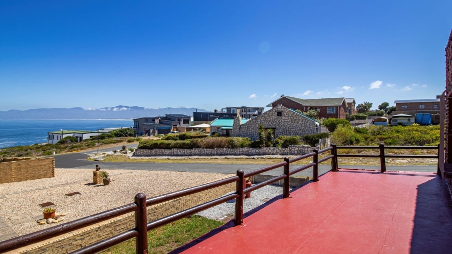 4 Bedroom Property for Sale in De Kelders Western Cape